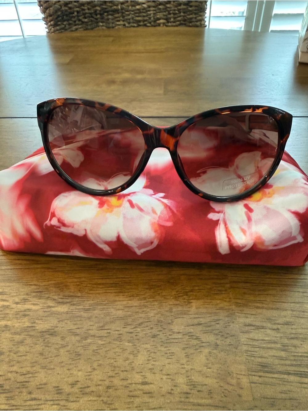 Fossil Tortoiseshell Cat-Eye Women's Sunglasses - no case
